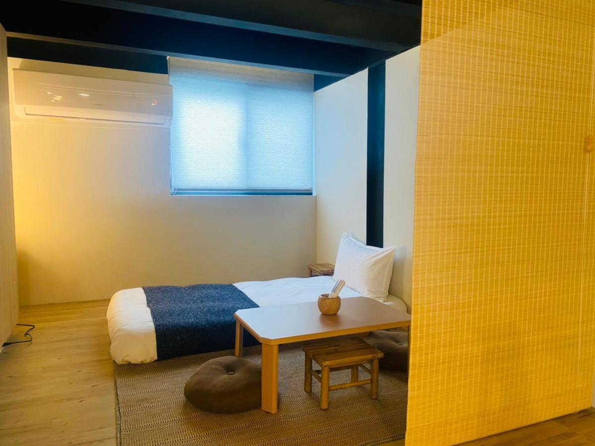 捉鳳凰 台南百年老宅包棟導覽民宿系列catchphoenix Centennial Guesthouse Eksteriør bilde