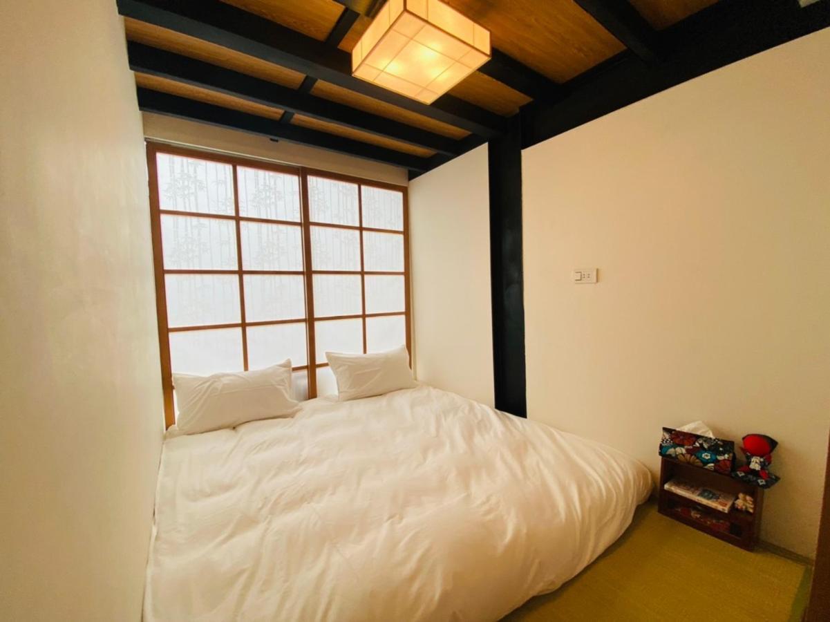 捉鳳凰 台南百年老宅包棟導覽民宿系列catchphoenix Centennial Guesthouse Eksteriør bilde